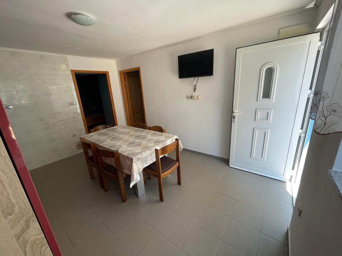 Апартаменти Apartman Ljubica Бибинє Екстер'єр фото